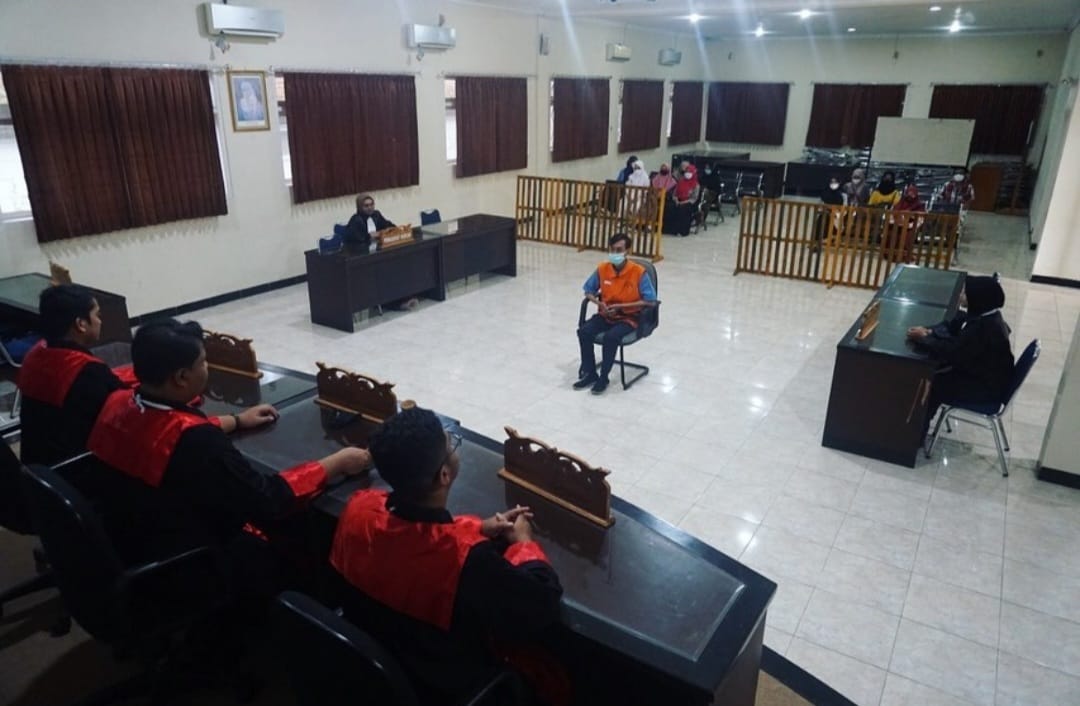 PRAKTIK PERKULAIAHAN PERADILAN SEMU